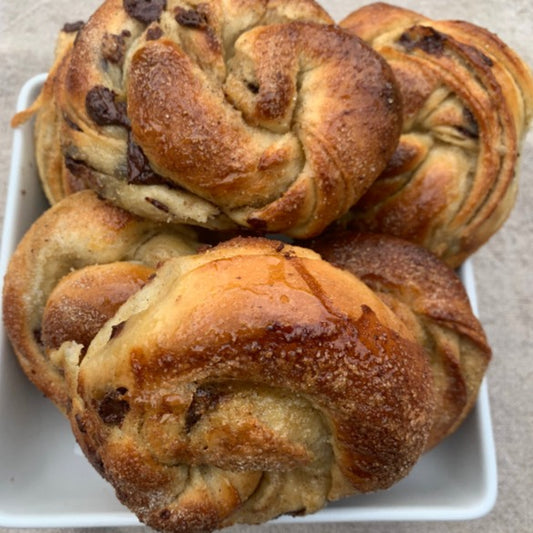 Chocolate and Cardamom Buns (box of 4)